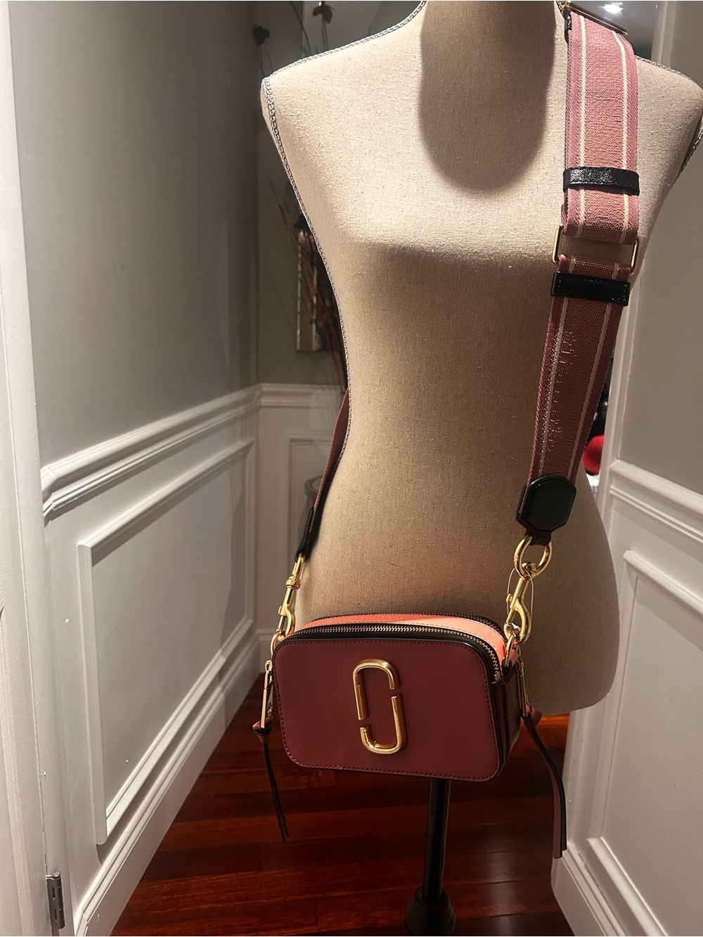 Marc Jacobs Crossbody Snapshot Bag in Rose with Gold Hardware